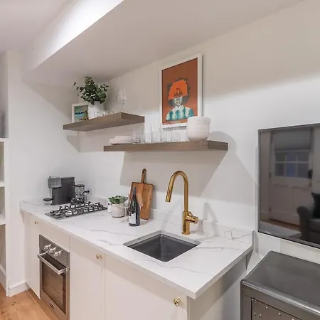 Delightful Apt In The Heart Of Dupont